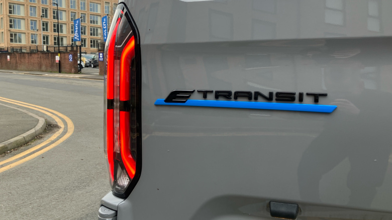 Ford Transit Custom E-320 L1 Rwd 100kW 65kWh H1 Van Limited Auto